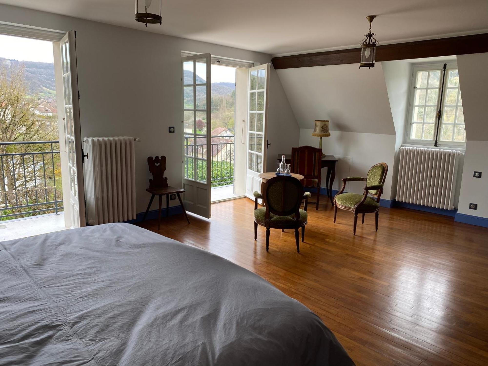 Longue Vue En Arbois Bed & Breakfast Ngoại thất bức ảnh